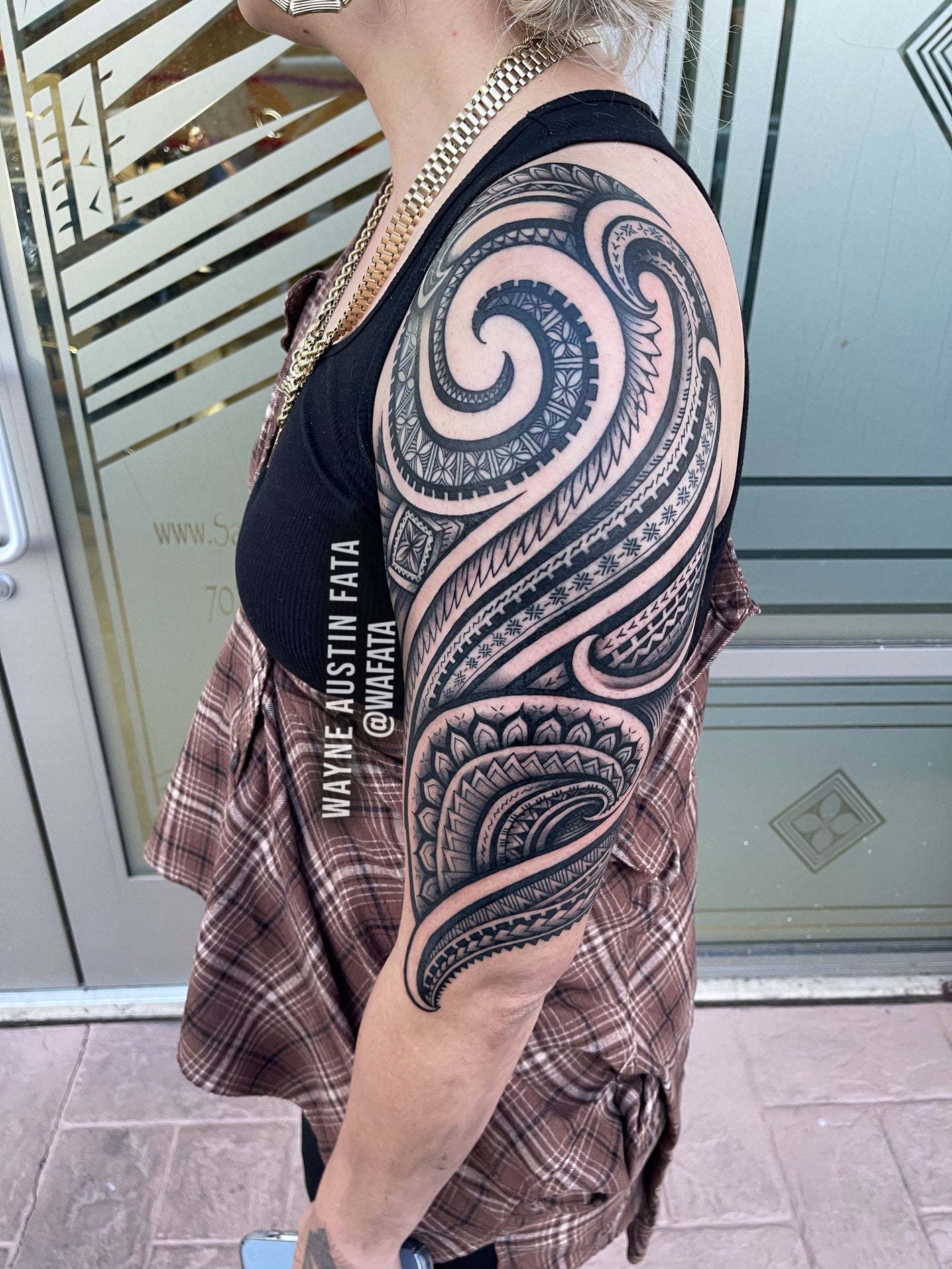 sacred tatau studio in las vegas. samoan style. polynesian tatau. vegas tatau. sacred tatau. tattoo studio las vegas. samoan art. hawaiian tattoo. tongan tattoo. tahitian tattoo. tribal tattoo. meaningful tattoos. best tatau. maori tattoo. ta moko. tatuaj